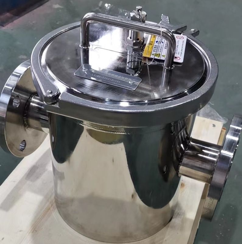 Sıvı boru hattı tipi kalıcı mıknatıs ayırıcı demir ayırıcı makinesi 304SS 316SS Ti Shell